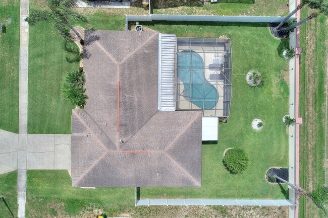 Building Photo - 7725 Indian Ridge Trail N