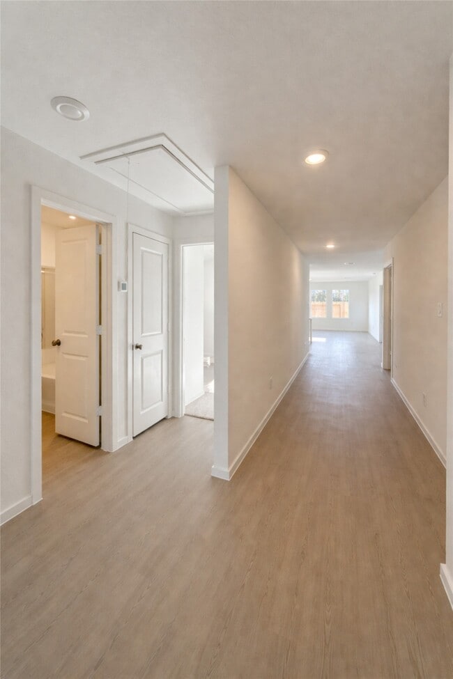 Building Photo - 15679 Plum Brk Dr