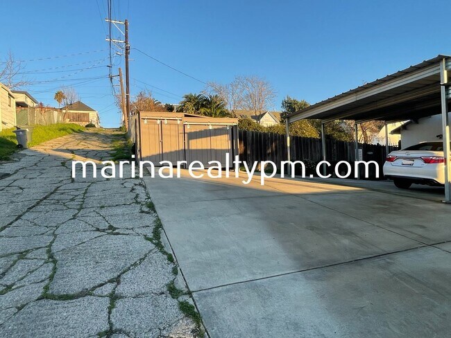 Building Photo - 114 Carolina St