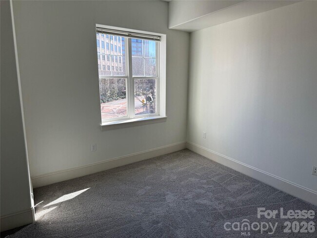 Building Photo - 4620 Piedmont Row Dr