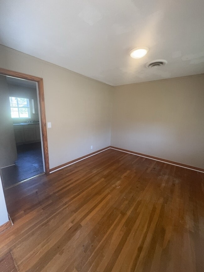 Building Photo - 316 Woody Dr