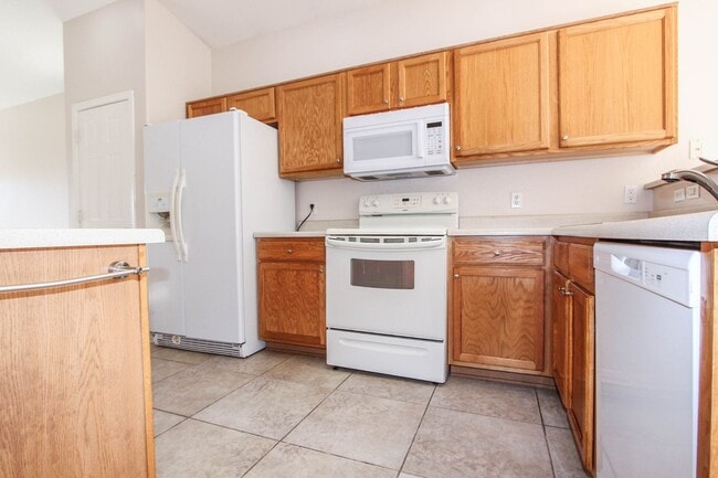 Building Photo - Pronghorn Ranch Amenities