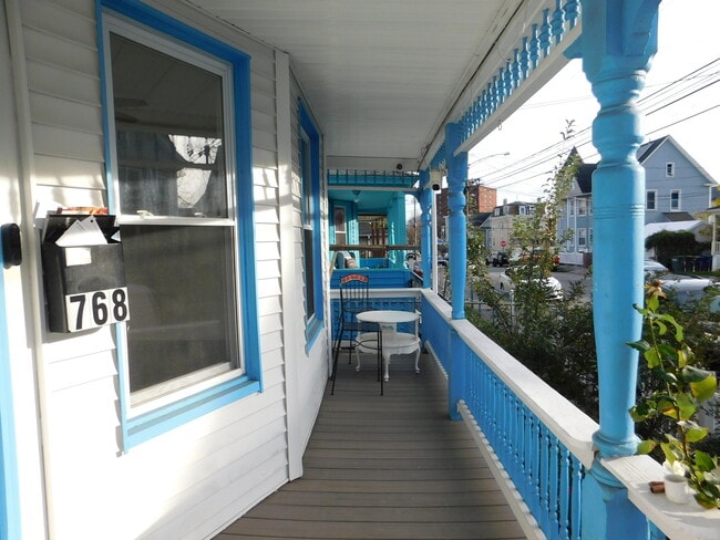 Building Photo - 768 Norman St