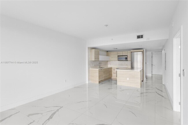 Building Photo - 16385 Biscayne Blvd
