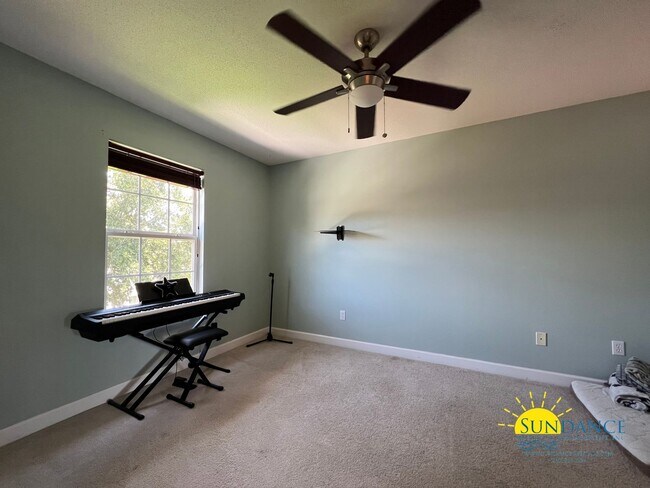 Building Photo - Impeccable 3 Bedroom Home in Shalimar!