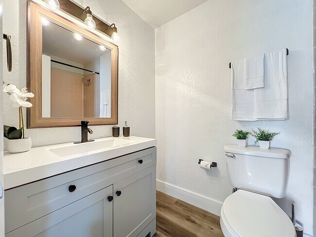 Building Photo - Westwood Boulevard, Orlando, FL 32821 - 1 BR 1 BA condo