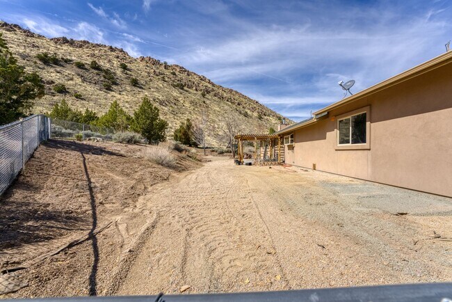 Building Photo - 155 Pioche Rd