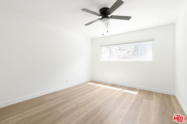 Building Photo - 1020 Larker Ave