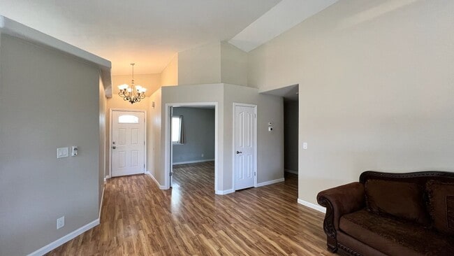 Building Photo - 2170 Cerra Vista Dr