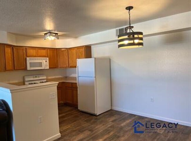 Building Photo - Carefree living!