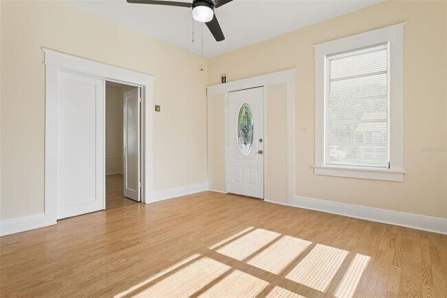 Building Photo - 1017 E 23rd Ave