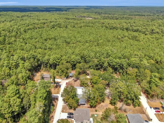 Building Photo - 15876 Pecan Dr