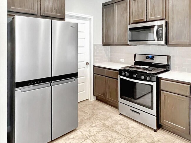 Building Photo - 2145 Arendale Dr