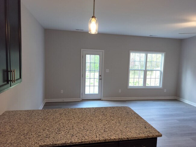 Building Photo - 1051 McKay Dr