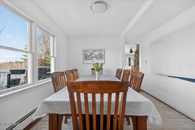 Building Photo - 15 Chase Ln