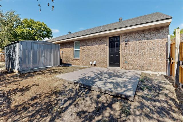 Building Photo - 207 W Owens St