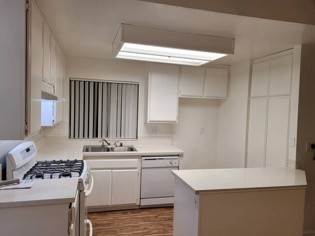 Building Photo - Garden Grove CONDO  - Available for Pre-le...