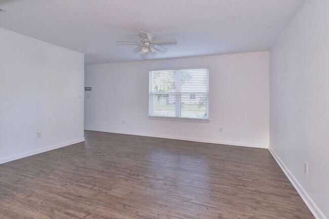 Building Photo - 812 Stony Dr