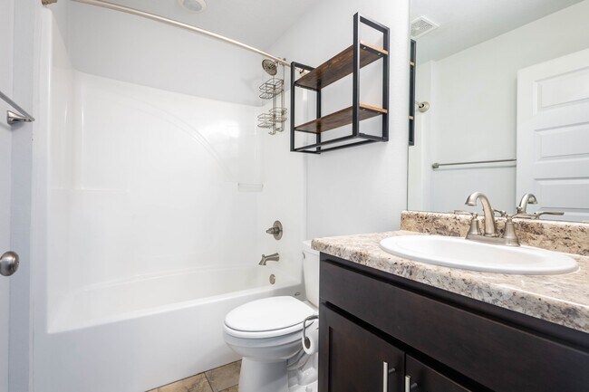 Building Photo - 8207 Doris Ave