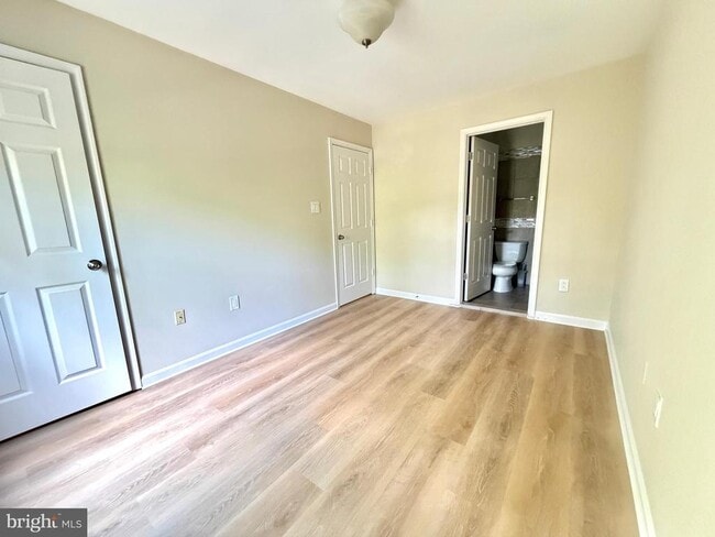 Building Photo - 47403 Darkhollow Falls Terrace
