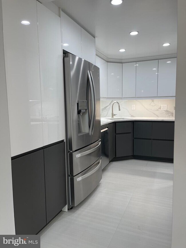 Building Photo - 519 G St SW