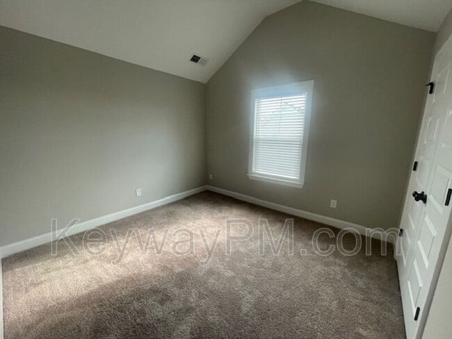 Building Photo - 905 Sandpiper Xing