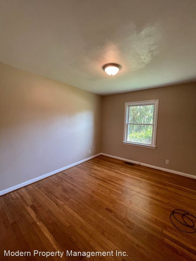 Building Photo - 3 br, 2 bath House - 398 Bradford Dr
