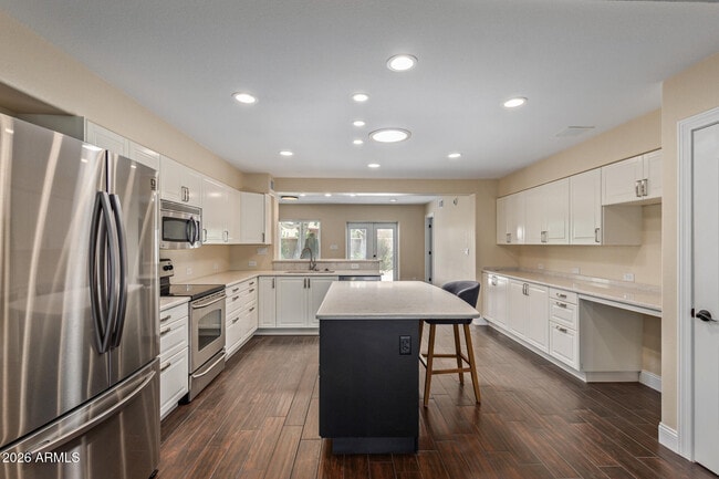 Building Photo - 1280 E Alameda Dr