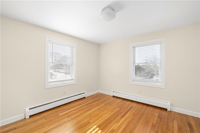 Building Photo - 18 Coggeshall Way