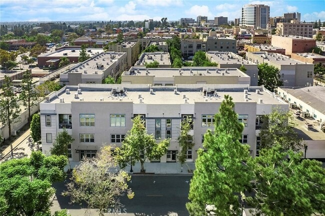 Building Photo - 210 N Spurgeon St