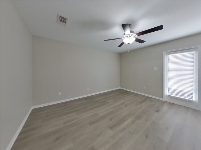 Building Photo - 308 Summer Horse Dr