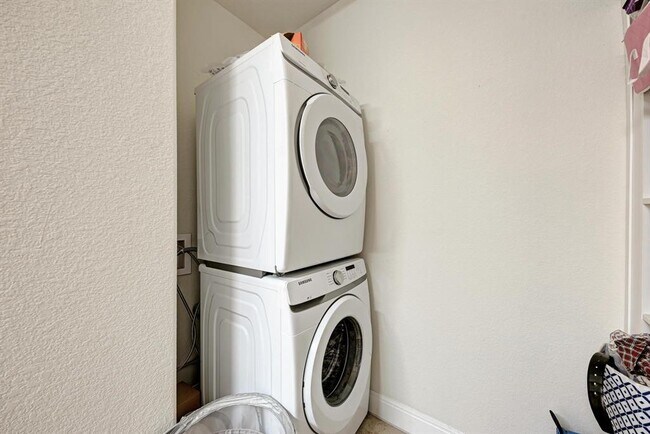 Building Photo - 5304 Cipriano Dr