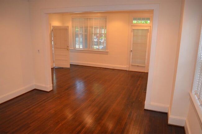Building Photo - 621 W Princess Anne Rd