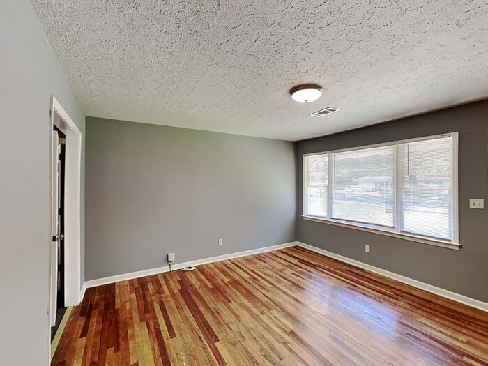 Building Photo - 6403 Kensington Ct