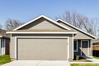 Building Photo - 122 Willow Wy