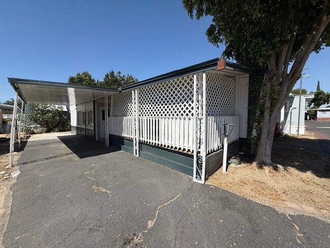 Building Photo - 62 Leota St