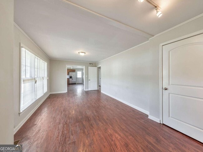 Building Photo - 652 Mozley Dr SE