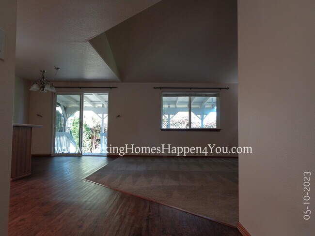 Building Photo - 405 Lavender St
