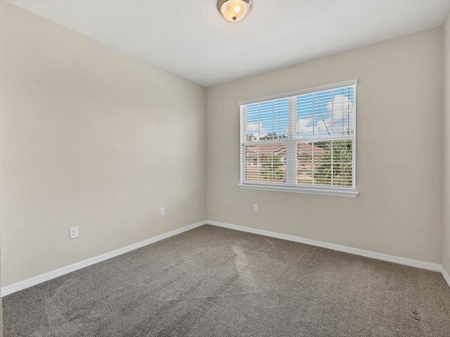 Building Photo - Unfurnished Annual Rental Available
