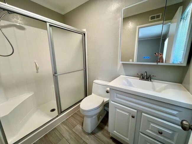 Building Photo - Spacious 4 BR/2.5 BA Townhouse in Carlsbad...