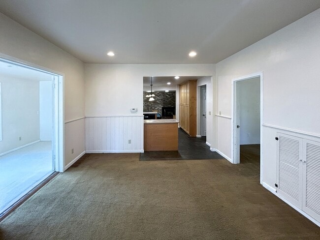 Building Photo - 2109 Alder St