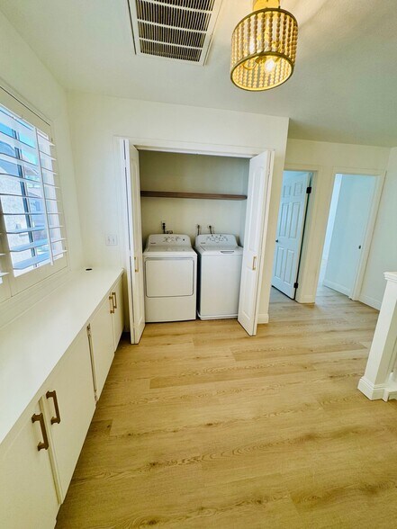 Building Photo - 15 Ametrine Way