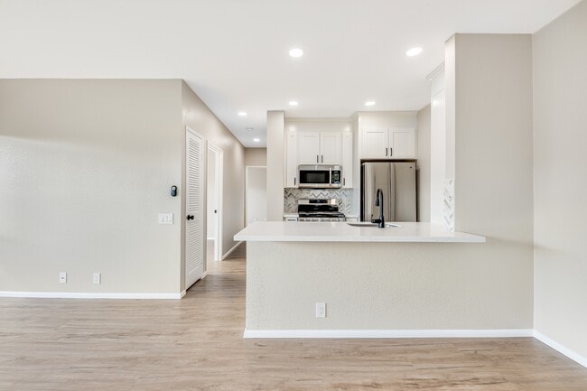 Building Photo - 91-284-284 Hanapouli Cir