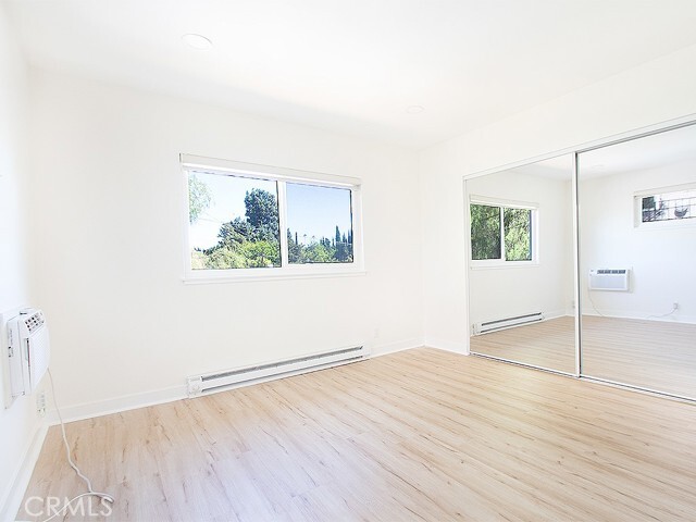 Building Photo - 2027 Vista Del Mar Ave