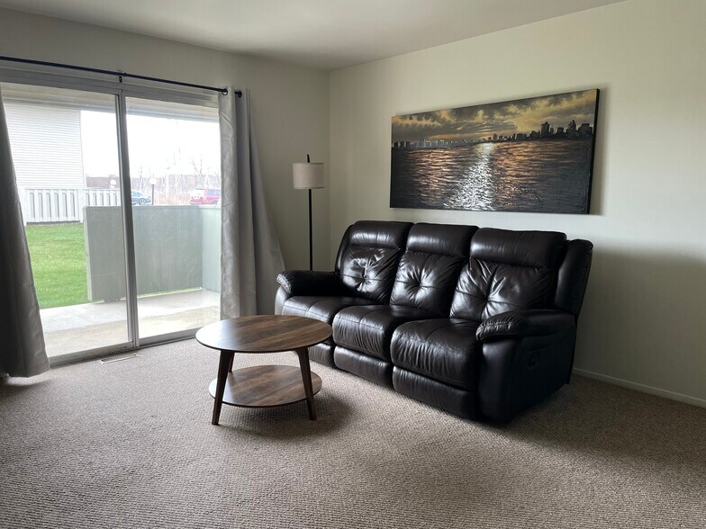 Building Photo - 2275 N Cable Rd