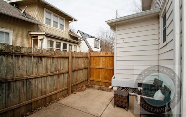 Building Photo - 822 N 50th Ave