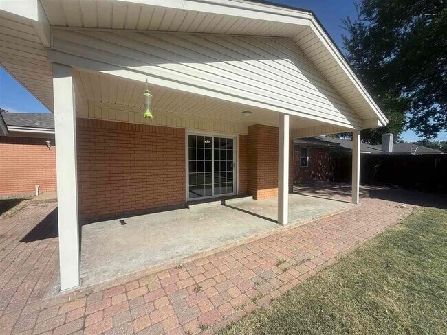 Building Photo - 2824 Barrywood Dr