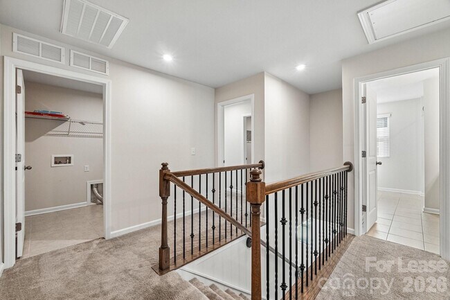 Building Photo - 15618 Little Bluestem St