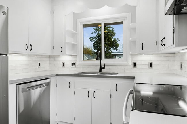 Building Photo - 903 Bonney Ave