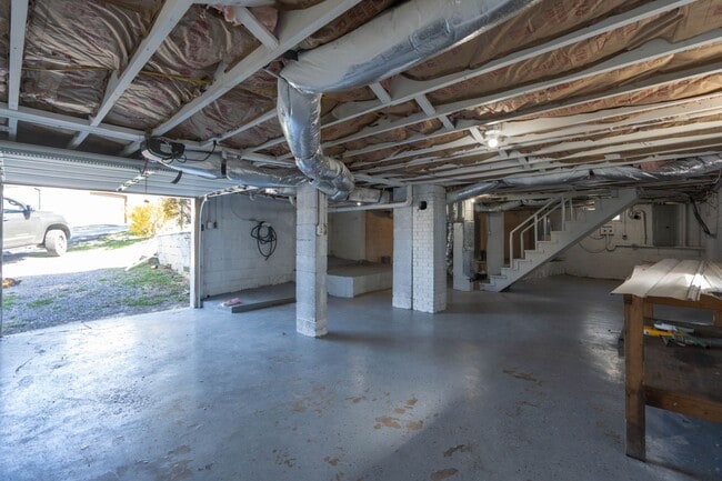 Building Photo - 306 Martin St